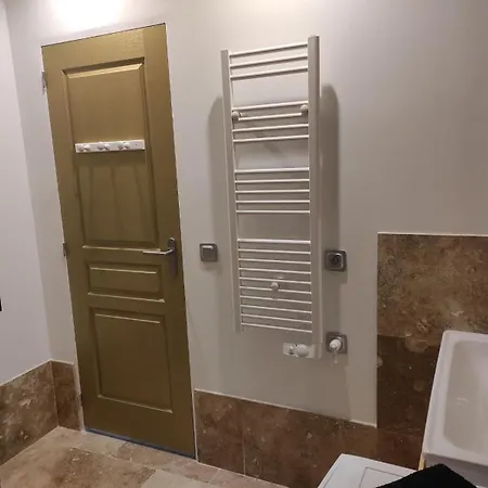 Maison Luxe Cleo Aeroport 4 Personnes *