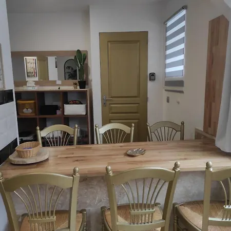 Maison Luxe Cleo Aeroport 4 Personnes Tille